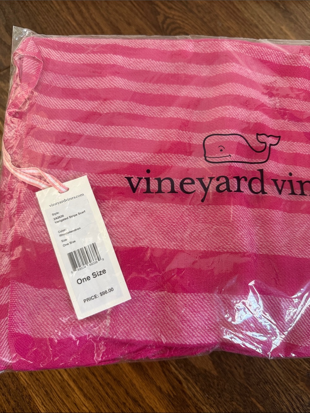 Vineyard Vines pink scarf 100% wool, very soft!